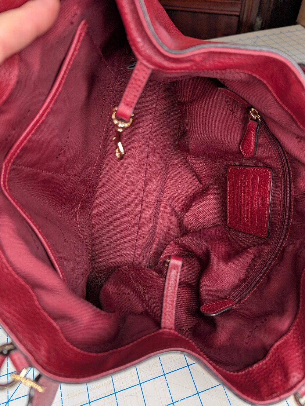 COACH Oxblood Edie 28 Pebble Leather Shoulder Bag Gold Hardware 35983 - Picture 10 of 11